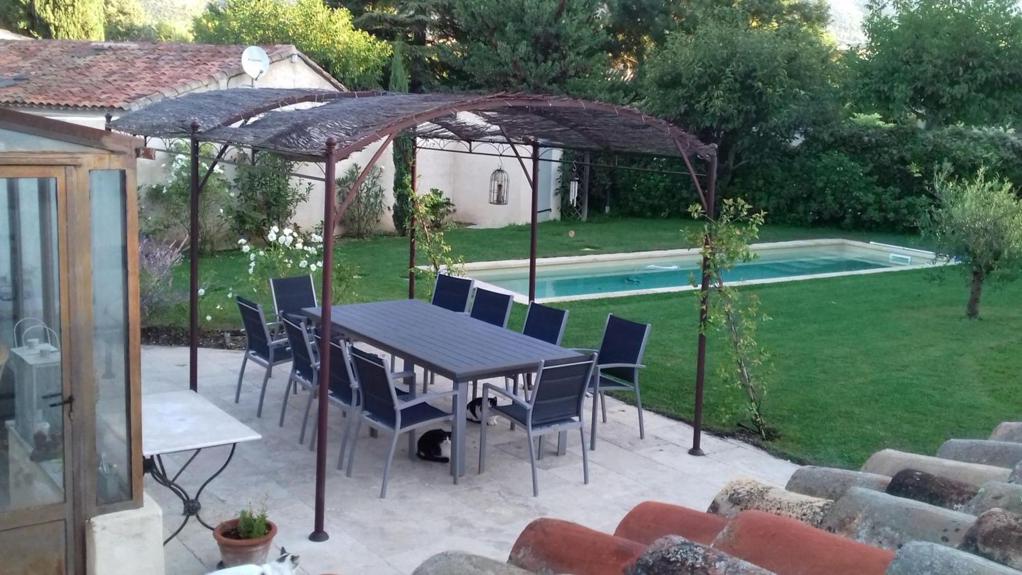 Le Chat Sur Le Toit Lourmarin Εξωτερικό φωτογραφία