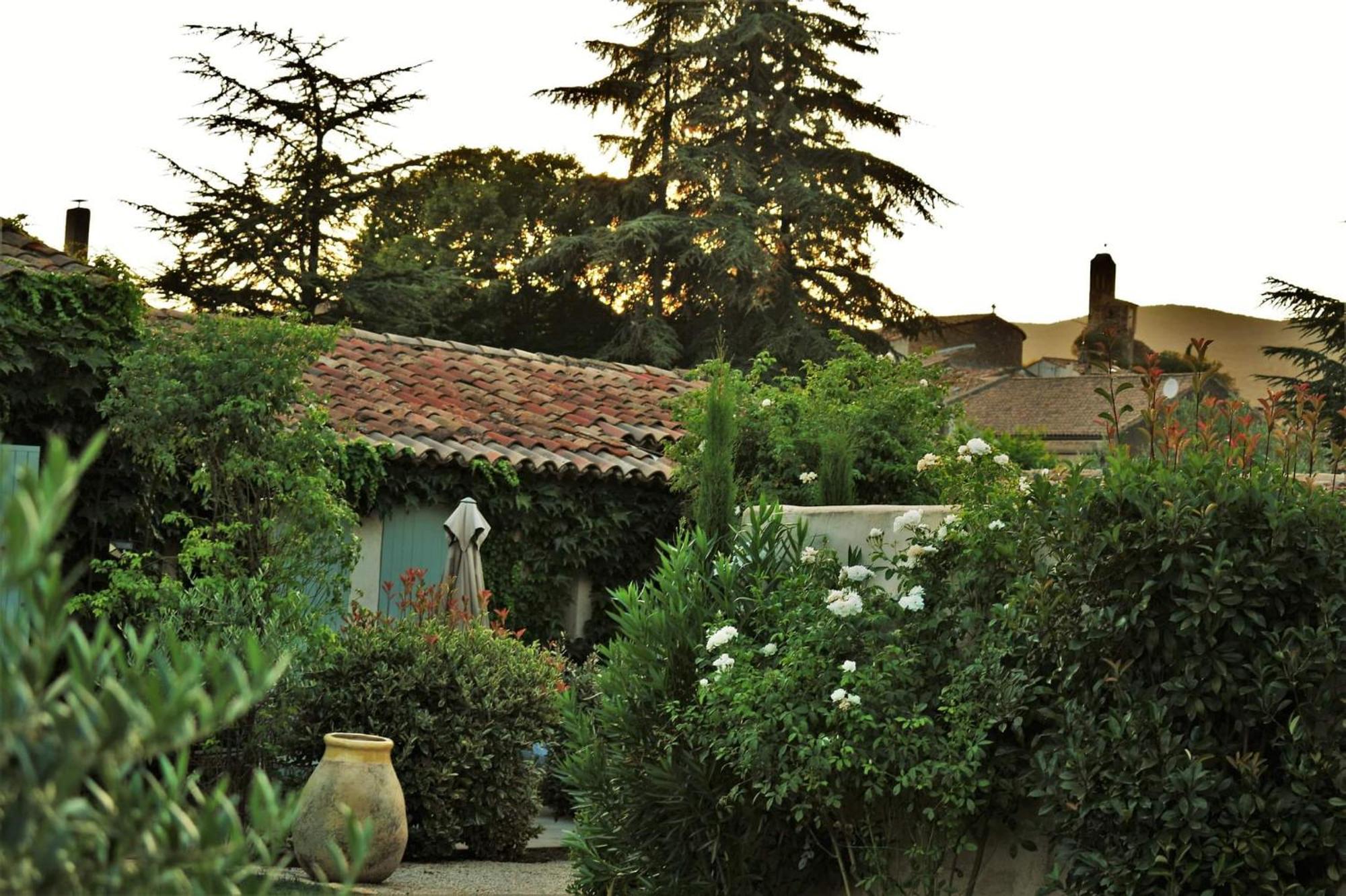 Le Chat Sur Le Toit Lourmarin Εξωτερικό φωτογραφία