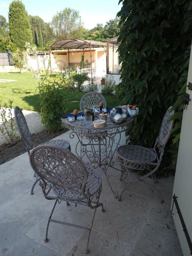 Le Chat Sur Le Toit Lourmarin Εξωτερικό φωτογραφία
